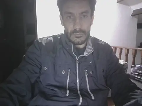 elkike1980 online show from May 27, 2026, 3:14 am