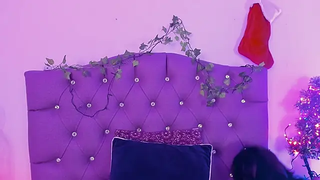 Nyx nayla online show from December 19, 2024, 7:18 pm