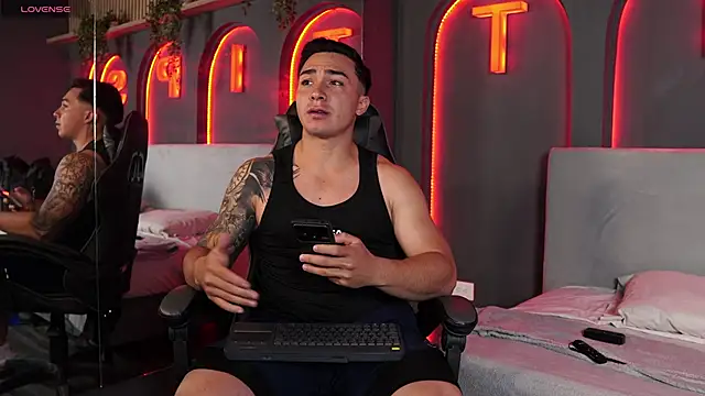 Ryan Hunt online show from December 18, 2025, 1:06 pm