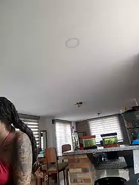 LorenRosse online show from February 2, 2025, 5:59 pm