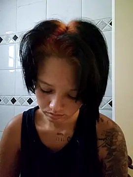 LorenRosse online show from September 28, 2025, 6:19 am