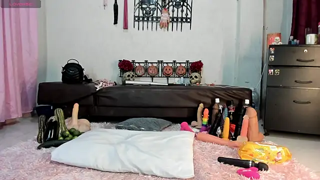 RubyEmerald online show from December 15, 2025, 11:42 pm