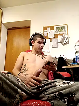 BigDickEnrg7195 online show from February 17, 2025, 10:25 pm