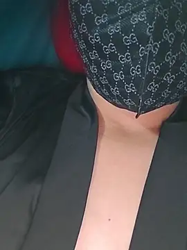 girldam95 online show from December 15, 2025, 4:44 pm