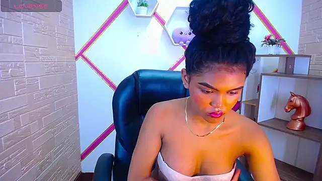 Snapshot of Melody_Stan chatting on October 10, 2025, 5:34 pm Melody Stan online show from October 10, 2025, 5:34 pm