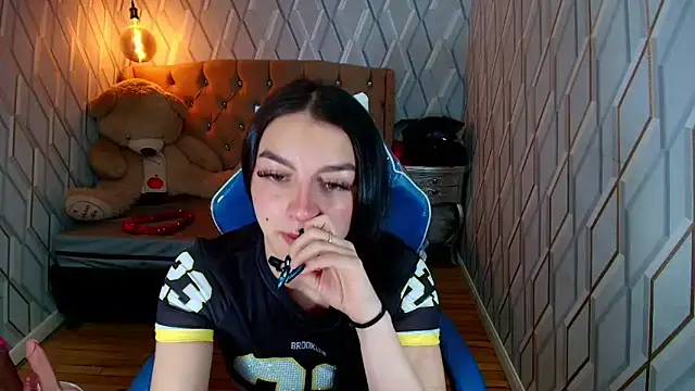 Angelchristix online show from March 25, 2026, 1:17 pm