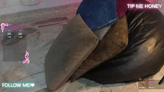 juanmiss online show from February 12, 2025, 11:18 am