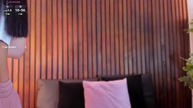 Jennmiiller  online show from February 15, 2025, 11:50 am