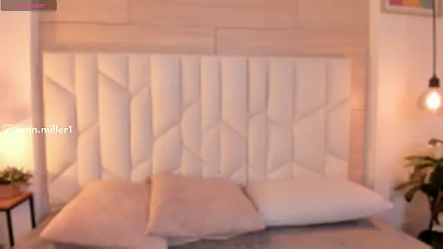 Jennmiiller  online show from April 7, 2026, 12:16 pm