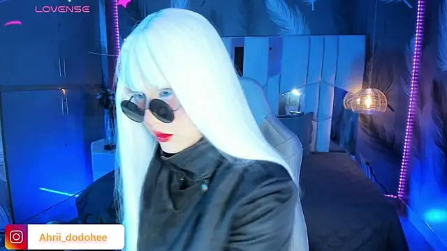 Snapshot of AHRI_LEE chatting on December 18, 2024, 3:37 am AHRI LEE online show from December 18, 2024, 3:37 am