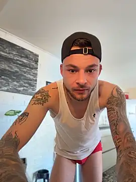 hottwoboys online show from May 10, 2026, 8:08 am