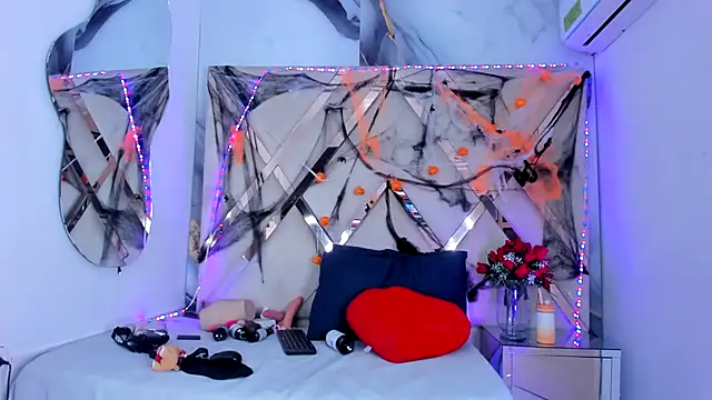 Snapshot of ninaht chatting on October 28, 2025, 8:44 pm ninaht online show from October 28, 2025, 8:44 pm