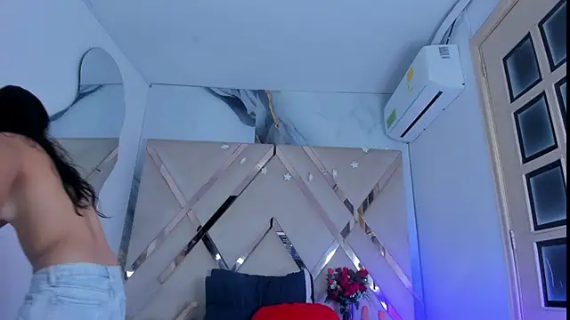 Snapshot of ninaht chatting on November 2, 2025, 8:44 pm ninaht online show from November 2, 2025, 8:44 pm