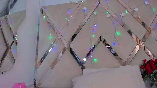 Snapshot of ninaht chatting on December 18, 2025, 9:32 pm ninaht online show from December 18, 2025, 9:32 pm