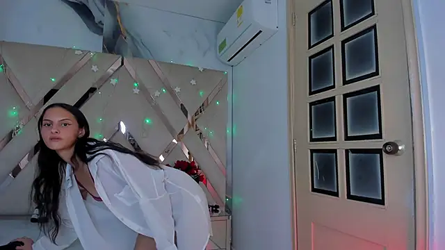 Snapshot of ninaht chatting on December 22, 2025, 9:01 pm ninaht online show from December 22, 2025, 9:01 pm