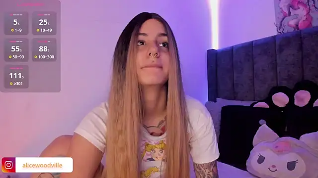 Snapshot of Alice_woodville chatting on February 13, 2025, 3:46 pm Alice woodville online show from February 13, 2025, 3:46 pm