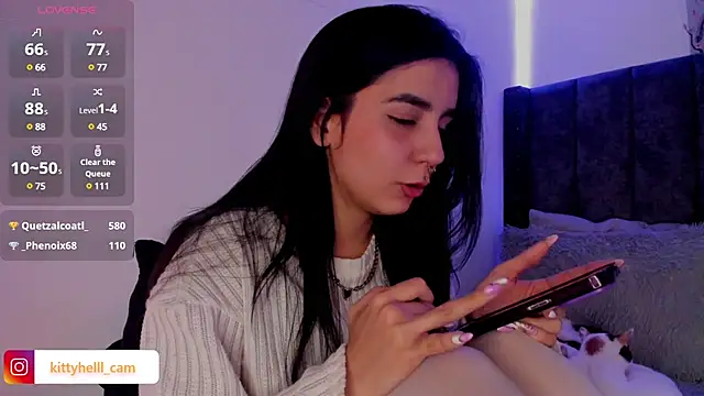 Snapshot of Alice_woodville chatting on February 28, 2025, 9:33 pm Alice woodville online show from February 28, 2025, 9:33 pm