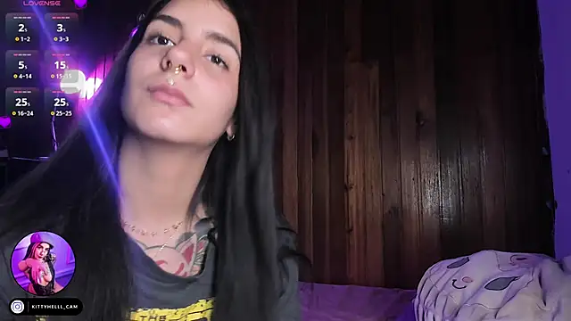 Snapshot of Alice_woodville chatting on December 17, 2025, 2:28 am Alice woodville online show from December 17, 2025, 2:28 am