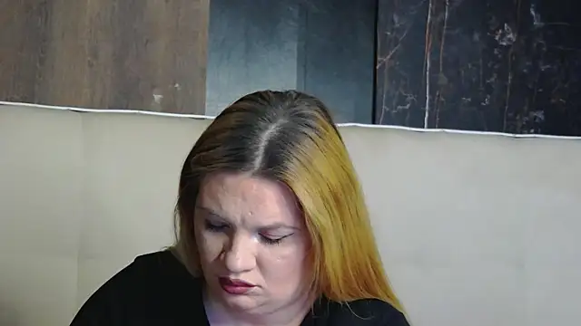 MelanieBrownn online show from December 18, 2025, 6:19 am