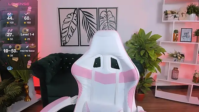 LayriantaVee online show from February 21, 2025, 6:51 am