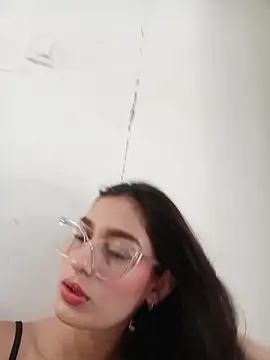 Ary-18 online show from October 28, 2025, 1:36 pm