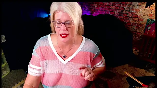 AliceHarlot online show from July 4, 2026, 3:35 am