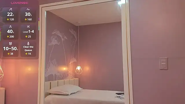 Sensual Sophie  online show from September 23, 2025, 10:29 am