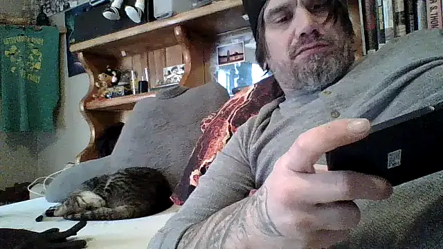 Snapshot of clitstitsandbongrips chatting on December 3, 2024, 4:06 pm clitstitsandbongrips online show from December 3, 2024, 4:06 pm