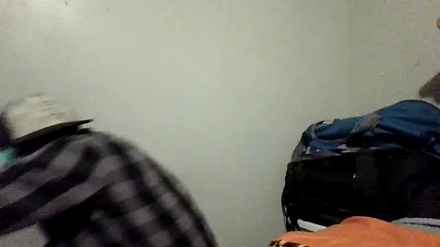 Snapshot of clitstitsandbongrips chatting on September 29, 2025, 1:49 pm clitstitsandbongrips online show from September 29, 2025, 1:49 pm