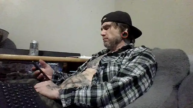 Snapshot of clitstitsandbongrips chatting on November 25, 2025, 5:57 pm clitstitsandbongrips online show from November 25, 2025, 5:57 pm