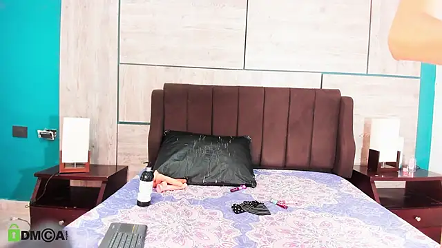 ZaritaLenon online show from November 12, 2025, 8:19 pm