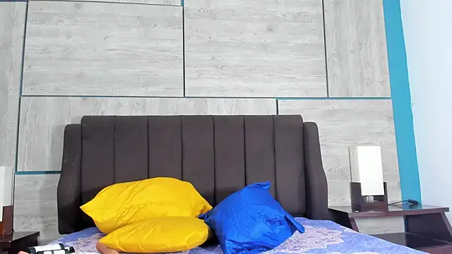 ZaritaLenon online show from December 17, 2025, 10:38 pm