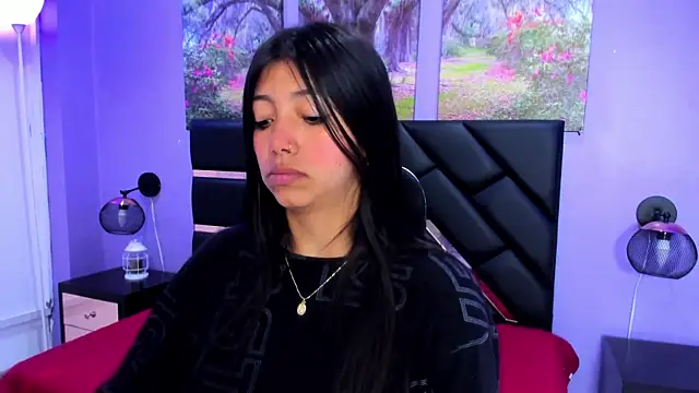 KimberlyVillaLobos online show from October 4, 2025, 11:41 am