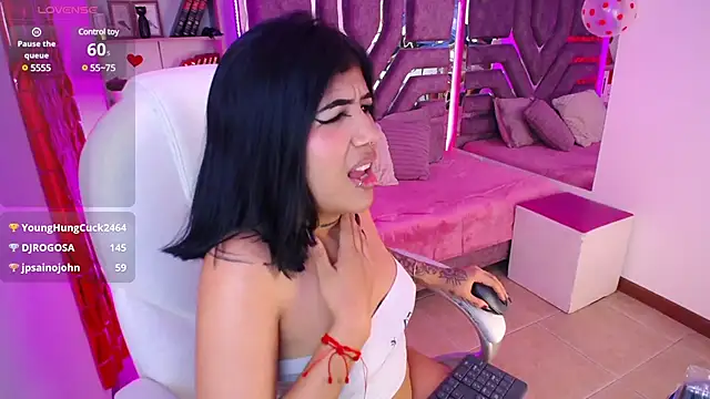 AliceWalker 11 online show from February 12, 2025, 2:03 am