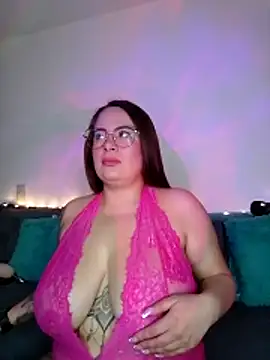 Snapshot of soofy__ chatting on February 14, 2026, 4:20 am soofy online show from February 14, 2026, 4:20 am