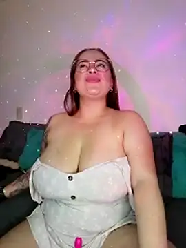 Snapshot of soofy__ chatting on February 28, 2026, 3:29 am soofy online show from February 28, 2026, 3:29 am