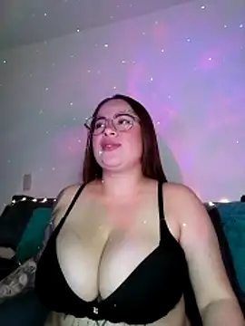 Snapshot of soofy__ chatting on March 24, 2026, 3:44 am soofy online show from March 24, 2026, 3:44 am