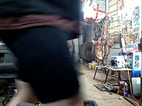 Frankdick01 online show from December 3, 2025, 5:15 am