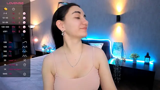 hannacheekss  online show from January 14, 2025, 5:19 am