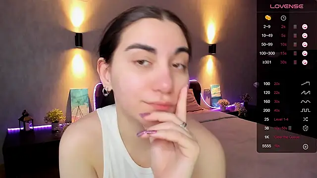 hannacheekss  online show from February 1, 2025, 5:18 am