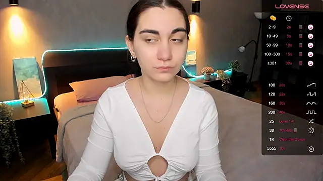 hannacheekss  online show from February 7, 2025, 6:56 am