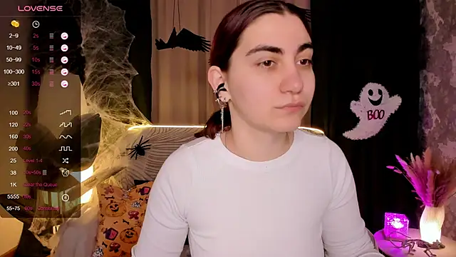 hannacheekss  online show from October 22, 2025, 2:12 am