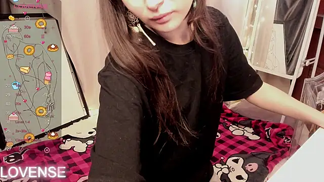 Emily Strikeee online show from April 10, 2026, 1:11 am