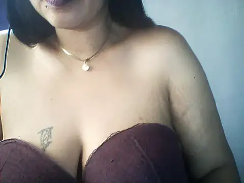 Snapshot of layanah12 chatting on June 21, 2026, 5:43 am layanah12 online show from June 21, 2026, 5:43 am