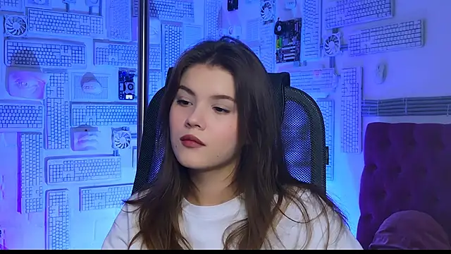 EvaThopson online show from January 5, 2025, 10:10 am