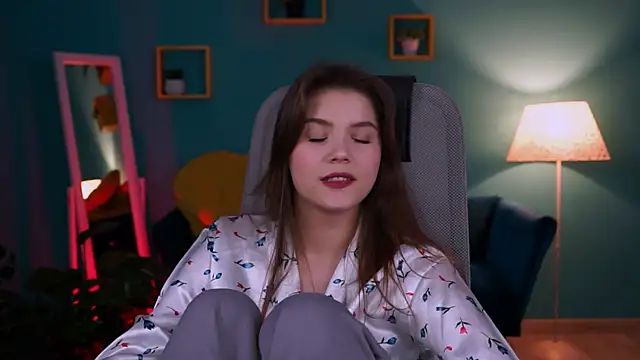 EvaThopson online show from January 28, 2025, 6:07 pm