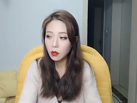 SuSushi728 online show from December 7, 2024, 5:42 pm