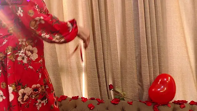 JennieRosse online show from February 14, 2025, 1:18 pm