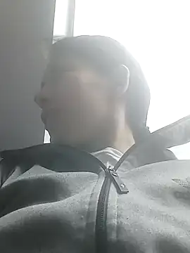 Snapshot of Tefannyy_ chatting on December 6, 2024, 5:33 pm Tefannyy online show from December 6, 2024, 5:33 pm