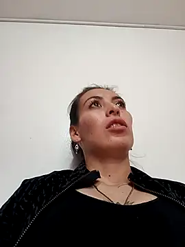 Snapshot of Tefannyy_ chatting on February 20, 2025, 7:19 pm Tefannyy online show from February 20, 2025, 7:19 pm